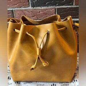 🦄 Portland Leather Large Mango Bucket Bag 🦄